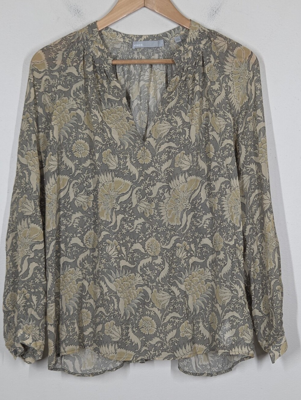 Vince Green Tan Silk Floral Long Sleeve Button Cuff Notch Neck Top S Boho Garden
